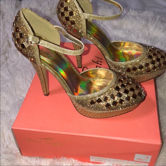 Gold heels - Picture 3 of 4